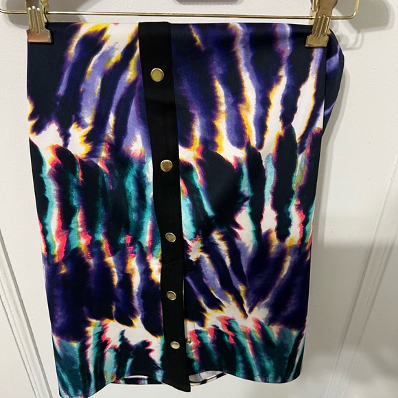 BOLD  new dress - Picture 11 of 12